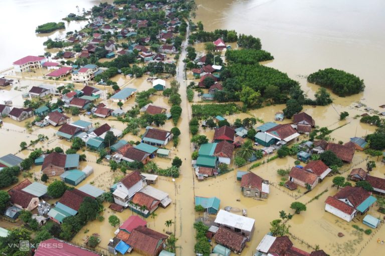 ‘Làng Du Lịch Tốt Nhất Thế Giới’ Ngập Trong Biển Nước